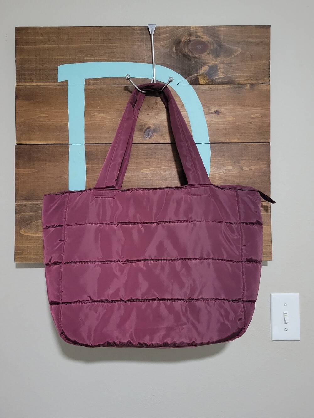 SplitS59 Burgandy Puffy Quilted Gym Travel  Tote Bag